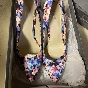 Apt. 9 Novak Floral Heel